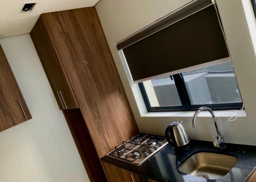 Lovely 1 Bedroom Apartment كيب تاون المظهر الخارجي الصورة
